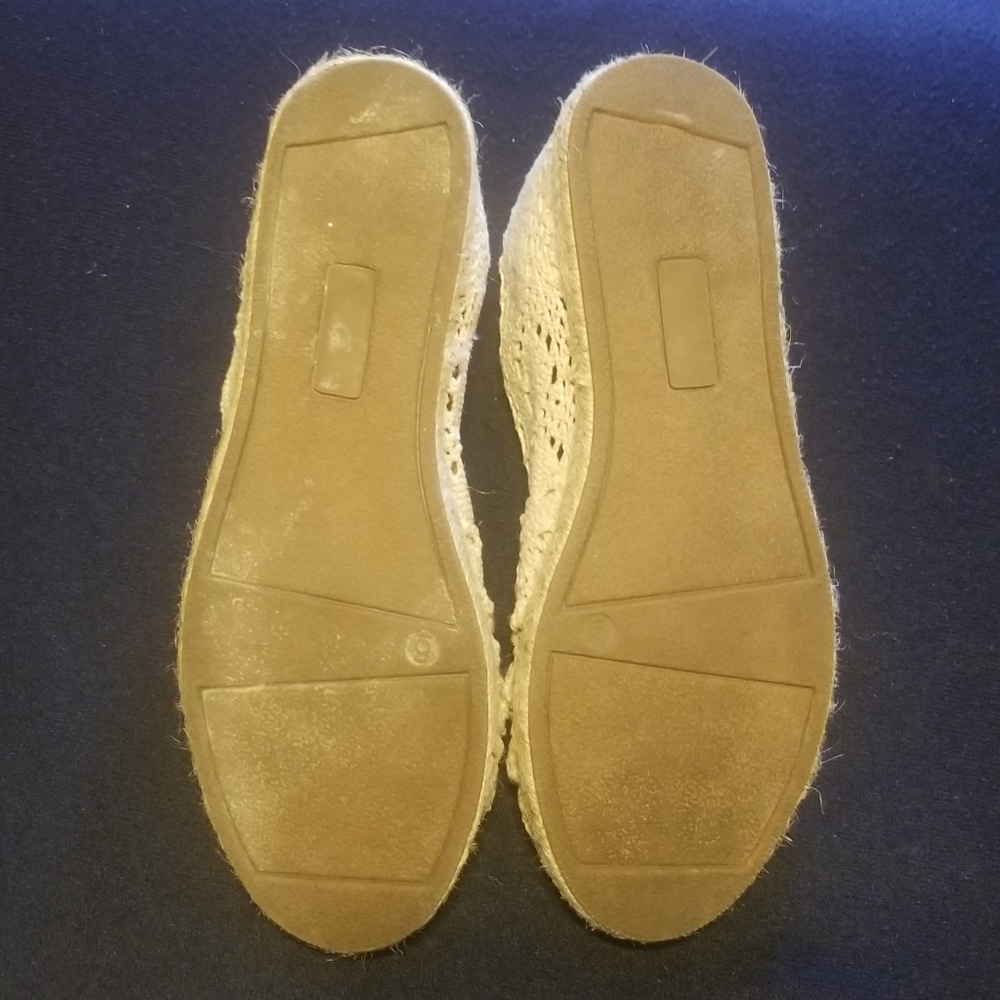 Color 1/2: VGUC 6M "Lana" peep toe beige espadrille flats - Picture 4 of 5
